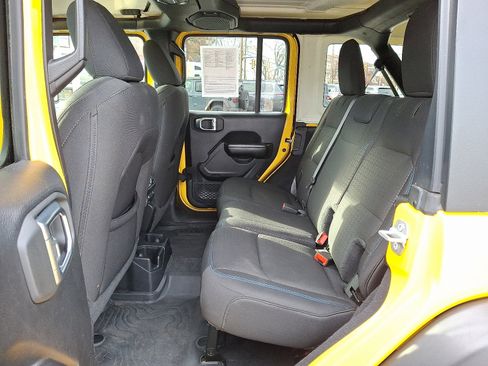 Used 2021 Jeep Wrangler Unlimited Islander image 11