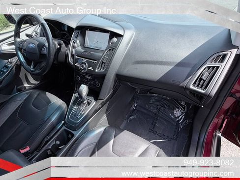 Used 2017 Ford Focus Titanium FWD image 8