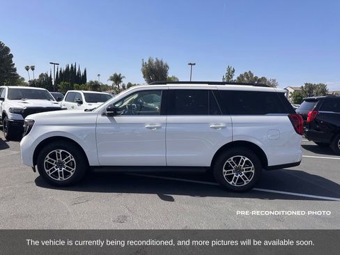 Used 2025 Ford Expedition Active image 2