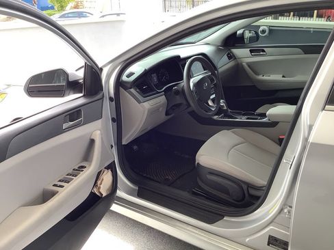 Used 2019 Hyundai Sonata SE FWD image 3