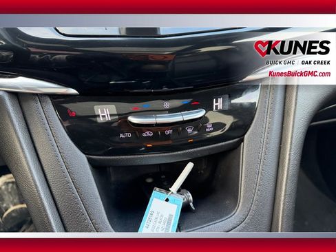 Used 2022 Cadillac XT6 Premium Luxury image 28