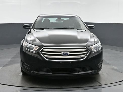 Used 2018 Ford Taurus SEL image 2