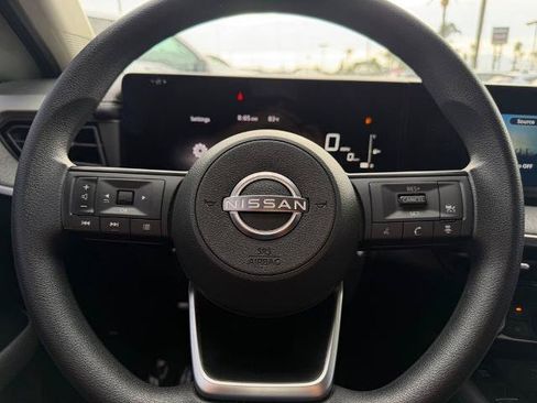Certified 2025 Nissan Kicks SV FWD image 21