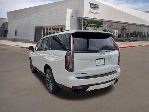 Used 2024 Cadillac Escalade V AWD/4WD image 4