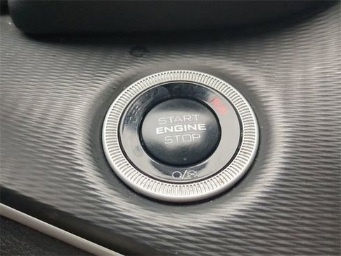 Used 2024 Jeep Grand Cherokee L Altitude image 27