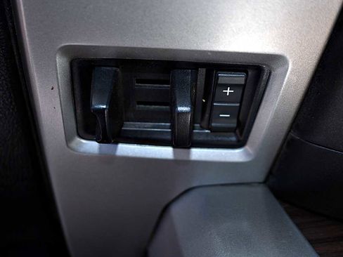 Used 2015 Ford F150 Lariat w/ Equipment Group 502A Luxury AWD/4WD image 33