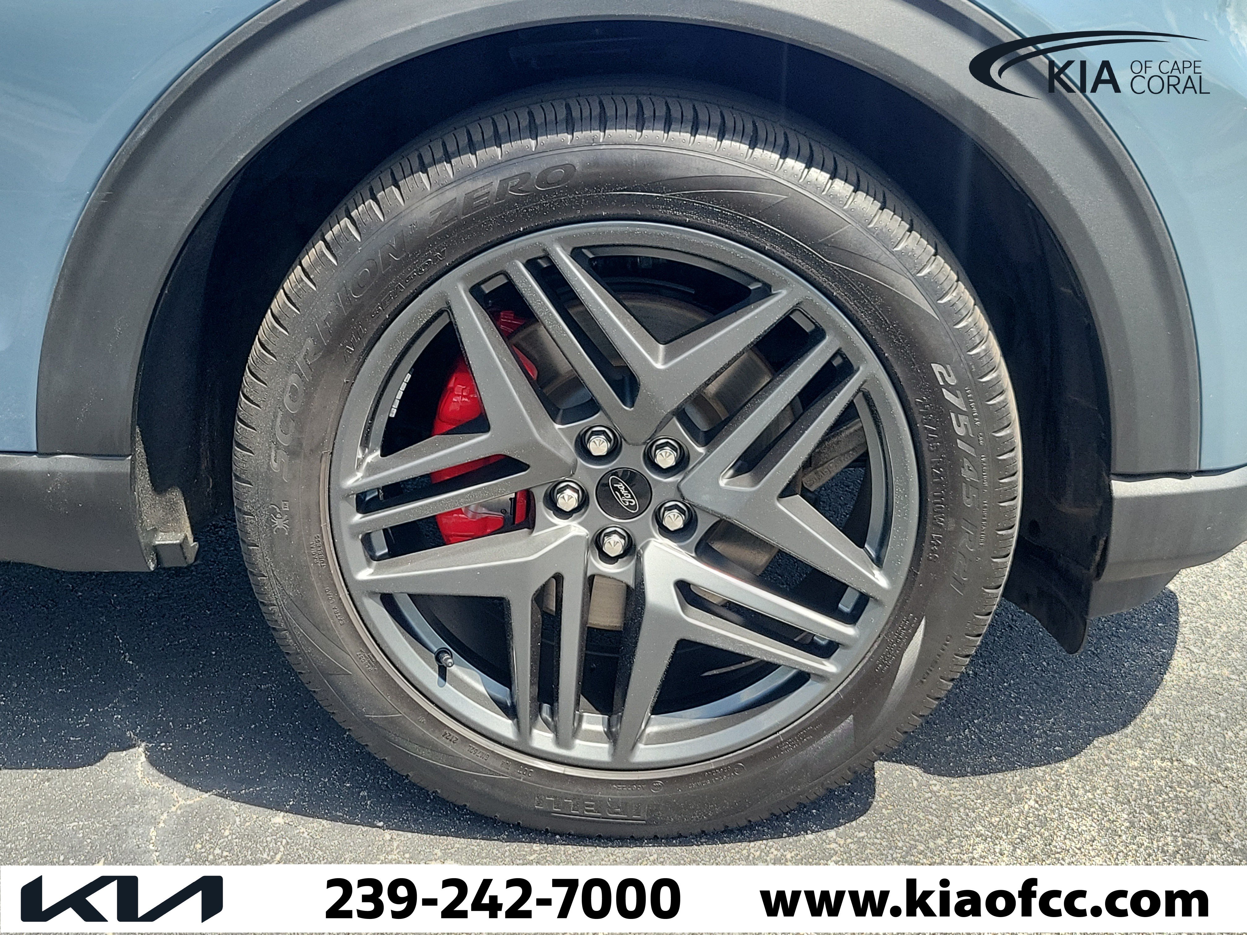Used 2025 Ford Explorer ST AWD/4WD image 7