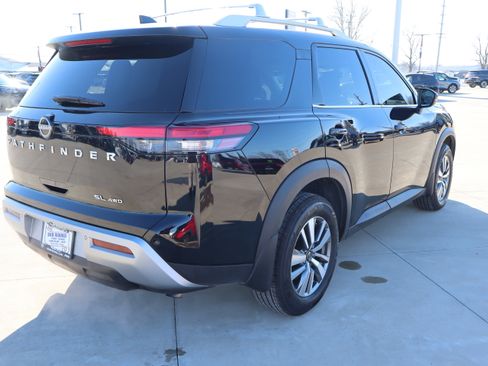 Used 2022 Nissan Pathfinder SL image 5