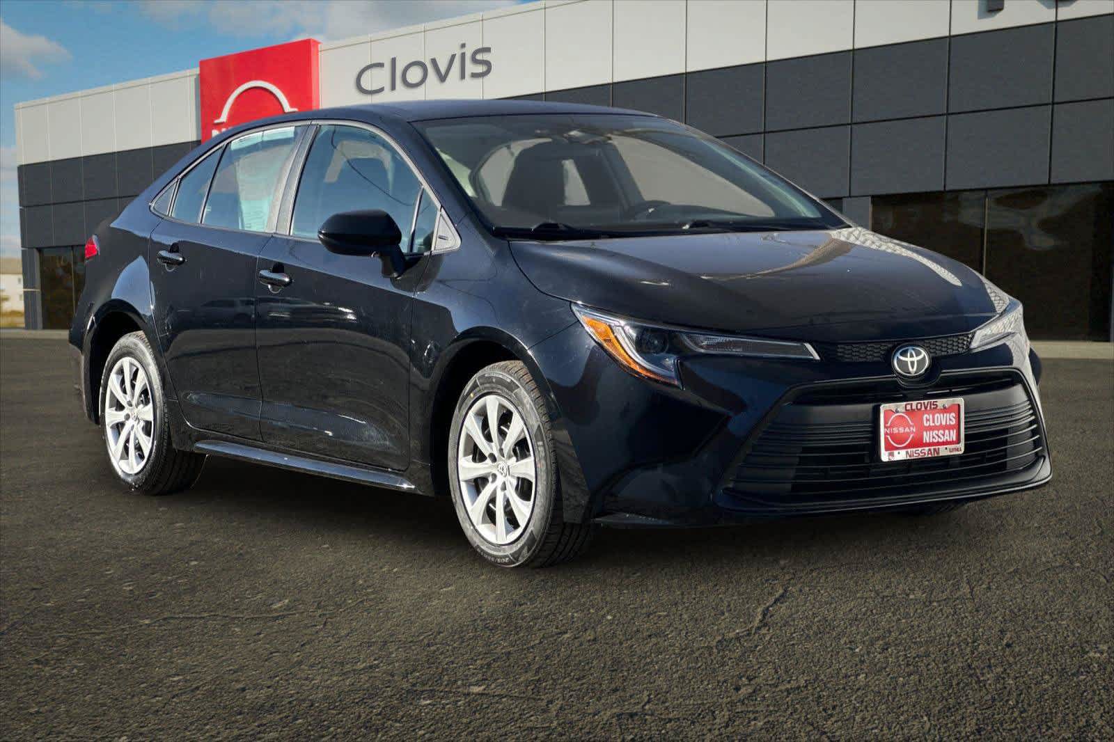 Used 2025 Toyota Corolla LE FWD image 9