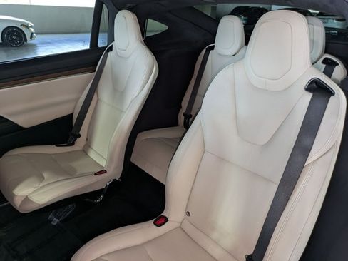 Used 2023 Tesla Model X AWD/4WD image 19
