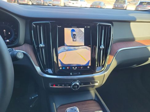 Used 2024 Volvo V60 B5 Cross Country Ultimate image 26