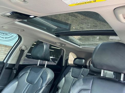 Used 2021 Kia Sorento S w/ Panoramic Sunroof Package FWD image 20