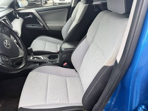 Used 2018 Toyota RAV4 XLE FWD image 13