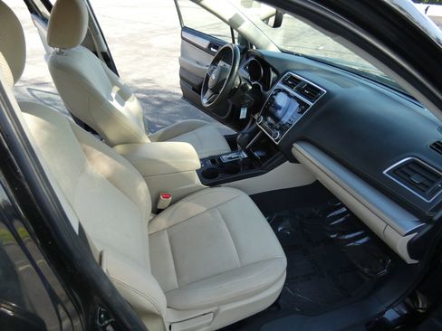 Used 2019 Subaru Outback 2.5i Premium image 26