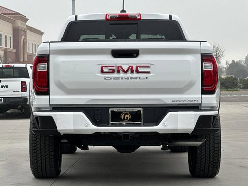 New 2026 GMC Canyon Denali image 5