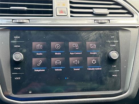 Used 2018 Volkswagen Tiguan SE w/ Front Fog Lights Package image 15