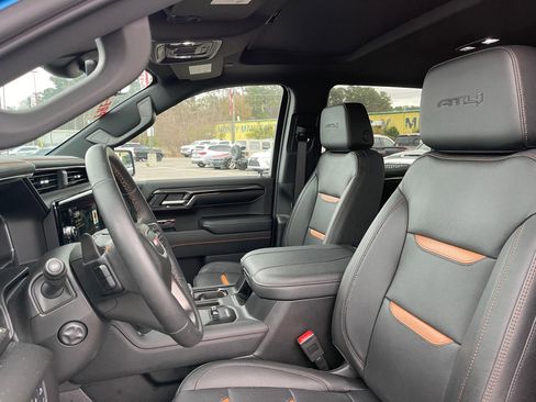 Used 2024 GMC Sierra 1500 AT4 w/ Technology Package image 17