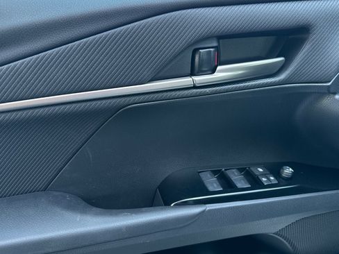 New 2026 Toyota Camry Hybrid FWD image 10