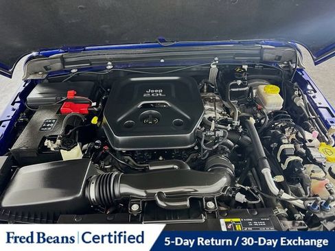 Used 2020 Jeep Wrangler Unlimited Sahara image 24