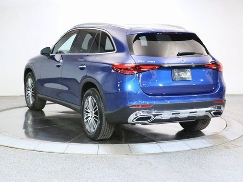 Certified 2025 Mercedes-Benz GLC 300 4MATIC image 2