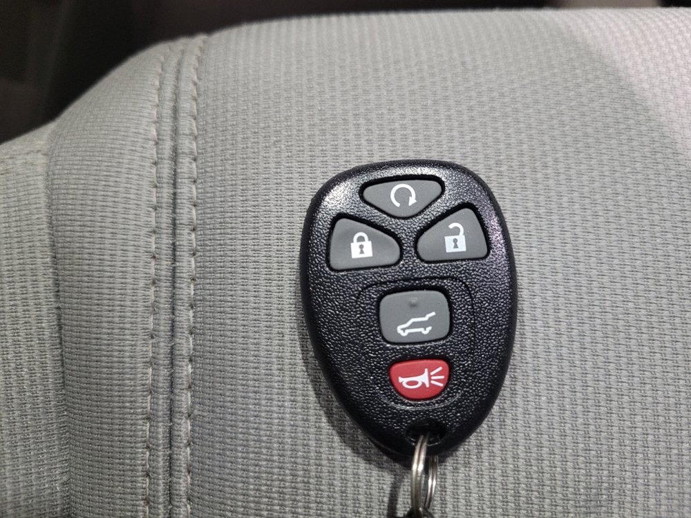 Used 2015 GMC Acadia SLE FWD image 32