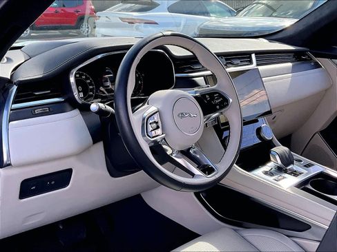 Used 2025 Jaguar F-PACE R-Dynamic S image 16