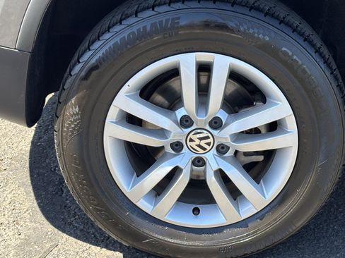Used 2015 Volkswagen Tiguan S FWD image 7