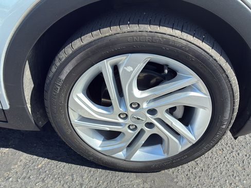 Used 2023 Chevrolet Bolt LT FWD image 8