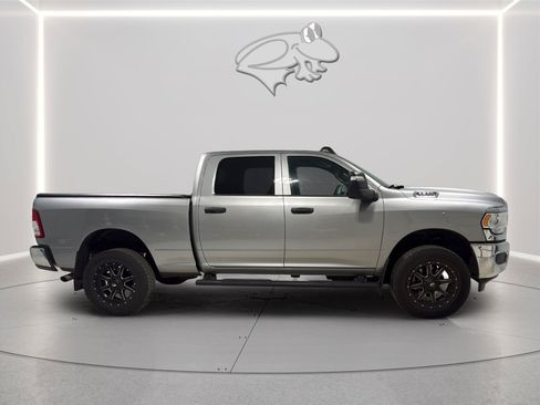 Used 2024 RAM 2500 Tradesman w/ Chrome Appearance Group AWD/4WD image 6