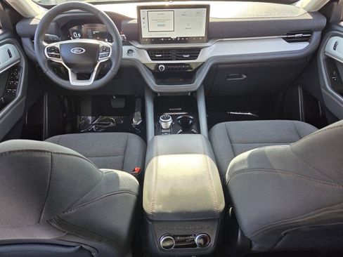 Used 2025 Ford Explorer Active RWD image 15