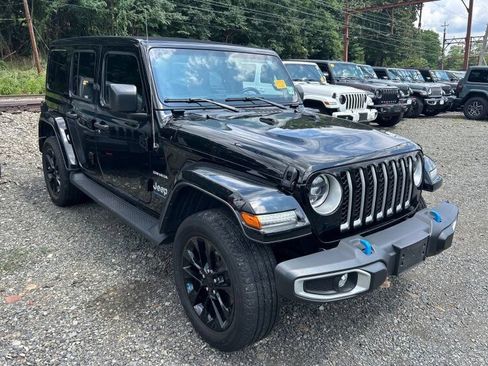 Used 2023 Jeep Wrangler Unlimited Sahara w/ Cold Weather Group AWD/4WD image 1