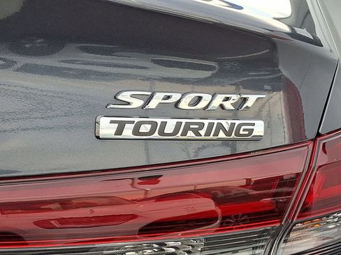 Certified 2025 Honda Civic Sport image 32