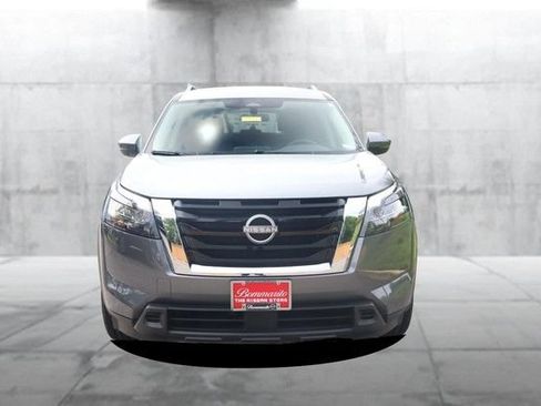 Certified 2025 Nissan Pathfinder SV FWD image 4