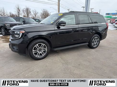 Used 2025 Ford Expedition Active AWD/4WD image 7