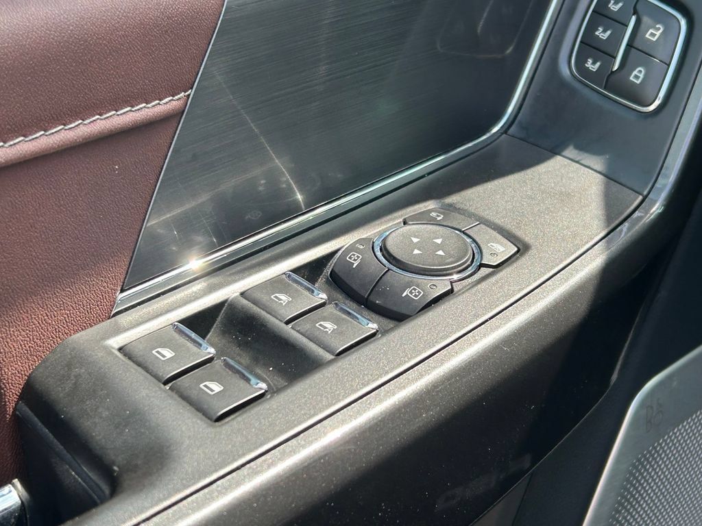 Used 2021 Ford F150 Lariat w/ Equipment Group 502A High AWD/4WD image 23
