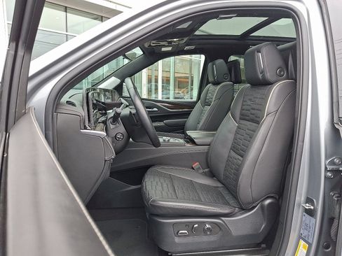 Certified 2023 Cadillac Escalade ESV Sport Platinum w/ LPO, ONYX Package AWD/4WD image 18