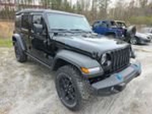 Used 2023 Jeep Wrangler Unlimited w/ Cold Weather Group image 5