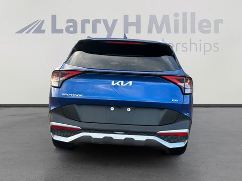 Used 2023 Kia Sportage EX image 5