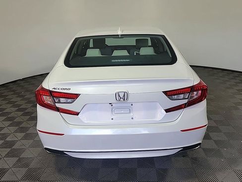 Certified 2018 Honda Accord LX image 5