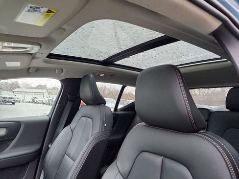 Certified 2025 Volvo XC40 B5 Plus image 17