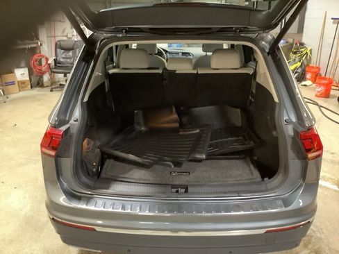 Used 2021 Volkswagen Tiguan SEL image 16