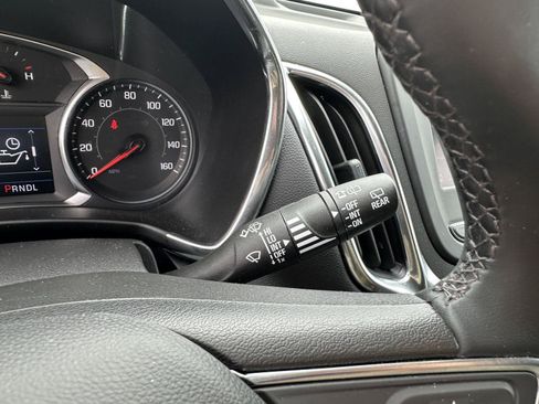 Used 2024 Chevrolet Equinox LT FWD image 29