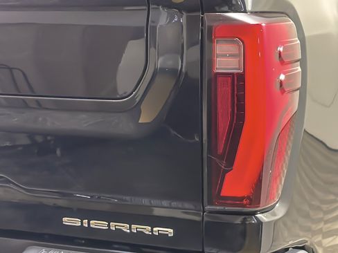 Used 2024 GMC Sierra 3500 Denali Ultimate AWD/4WD image 26