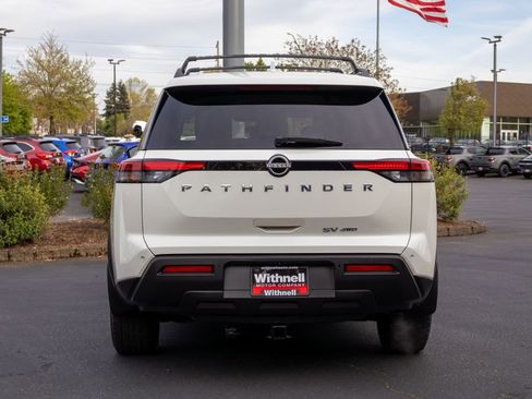 Used 2022 Nissan Pathfinder SV AWD/4WD image 8