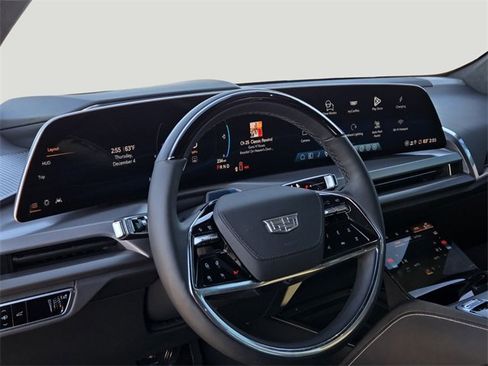 New 2026 Cadillac Vistiq Platinum image 11