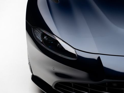 Used 2023 Aston Martin V8 Vantage Coupe RWD image 10