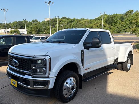 Used 2024 Ford F450 Lariat w/ Lariat Ultimate Package AWD/4WD image 31