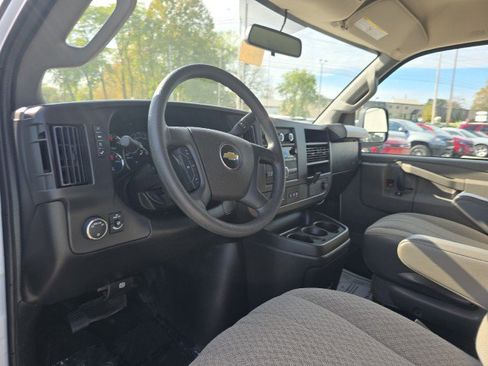 Used 2024 Chevrolet Express 3500 LS image 17