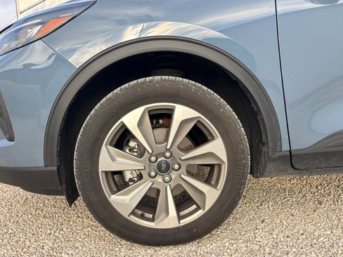 Certified 2025 Ford Escape Platinum w/ Premium Technology Package image 15