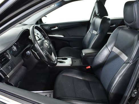 Used 2012 Toyota Camry SE FWD image 6